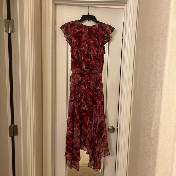 NWT.  FEMININE DRESS IN PINKS FROM LIGHT TO FUSHIA TO BURGUNDY. - Picture 5 of 5